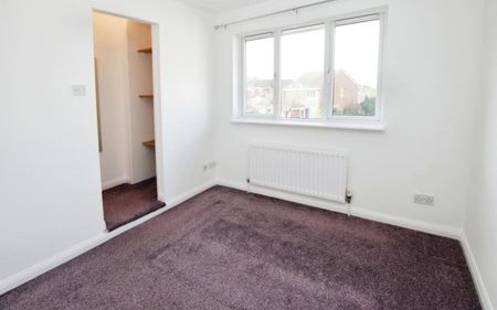 If you are a couple or a small family looking for a two-bedroom house to rent in the Emersons Green area, with a garden and allocated parking, then this could be the property for you. Please contact us for more information… - Photo 3