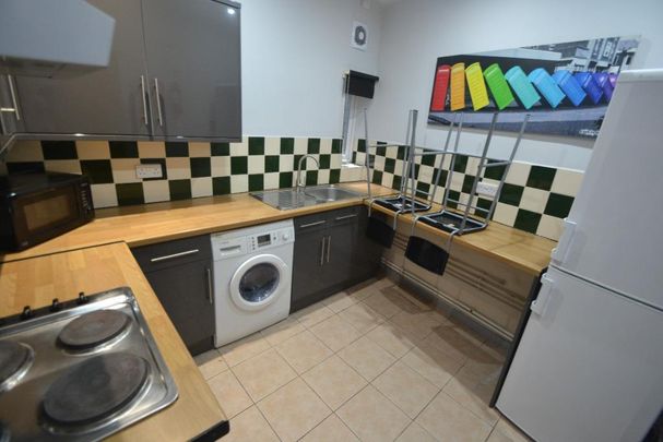3 bedroom flat to rent - Photo 1