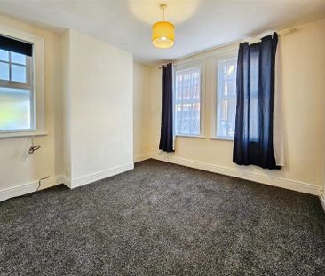 3 Bedroom House to Rent in Robinson Road, Rushden, NN10 - Photo 1