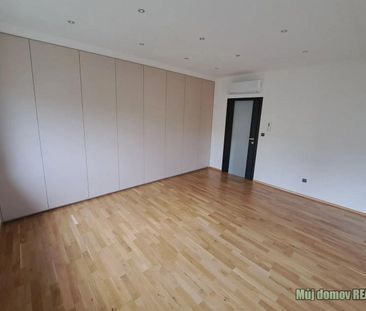 Pronájem domu 166 m² s pozemkem 437 m² - Photo 2