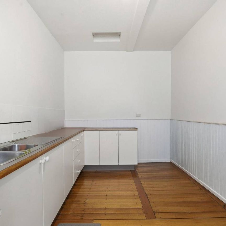 Central Claremont Living - Photo 1