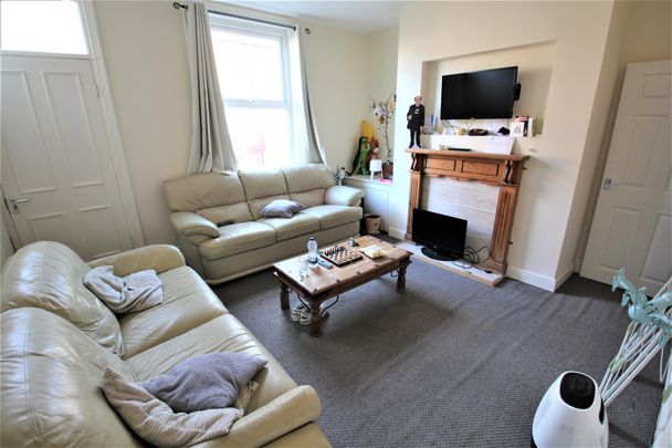 5 bedroom terraced house to rent - Photo 1