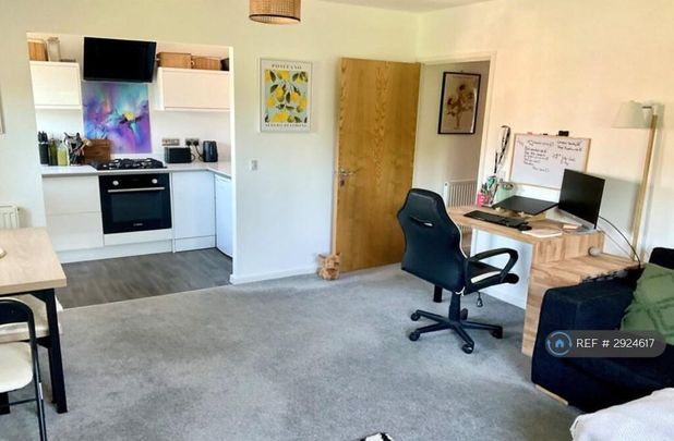 2 bedroom flat to rent - Photo 1