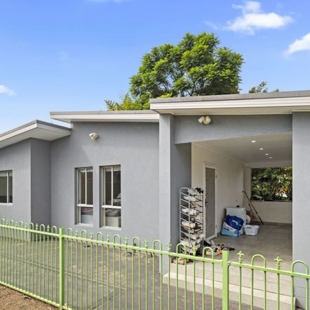 Modern Two Bedroom Granny Flat with Air Conditioning! - Photo 3