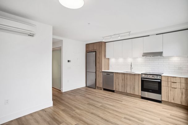 38115 Laurelwood Road, Squamish - Photo 1