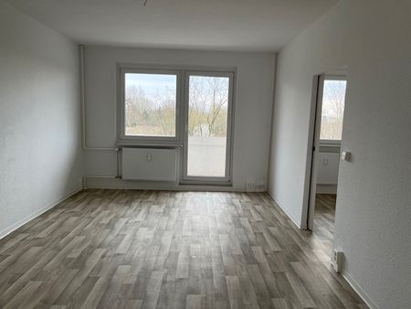 Sanierte 3 Raum-Wohnung mit Balkon und Badewanne - Photo 4