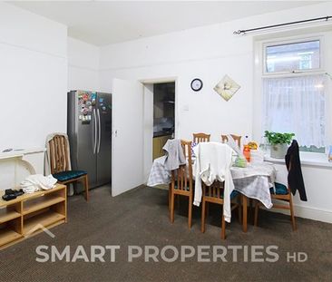 Springdale Avenue, Huddersfield - Photo 3