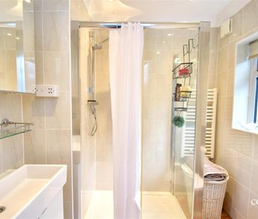 2 bedroom maisonette - Photo 2