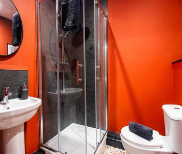 Harehills Avenue (room 5), Chapeltown, Leeds - Photo 2