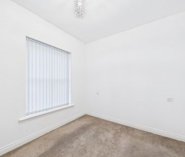 2 bedroom Flat To Let - Photo 5