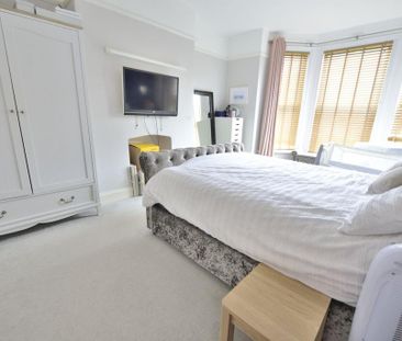 3 bedroom terraced house to rent - Photo 6