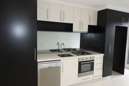 202/174 Riversdale Road, Hawthorn VIC 3122 - Apartment For Rent | Domain - Photo 2