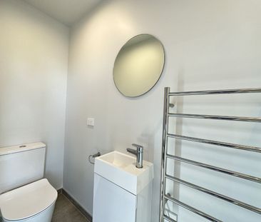 28 Frederick Street, Waltham - Photo 3