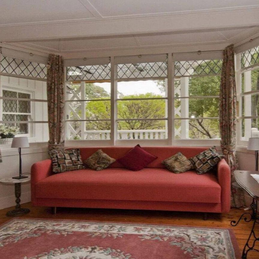 Charming Cottage - Available Fully Furnished or Unfurnished - Photo 1