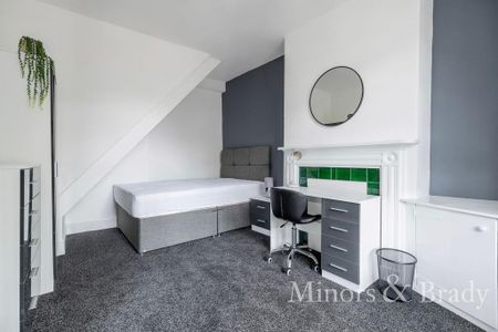 1 bedroom in a house share to rent - Photo 3