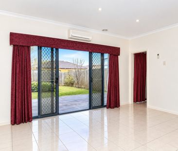 Immaculate Family Living with Modern Comfort - Photo 3