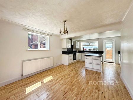 4 bedroom house to rent - Photo 2