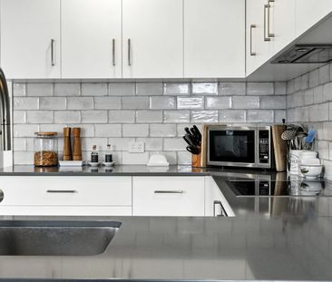 Beautifully Renovated Family Home with Large Shed and Landscaped Ga... - Photo 5