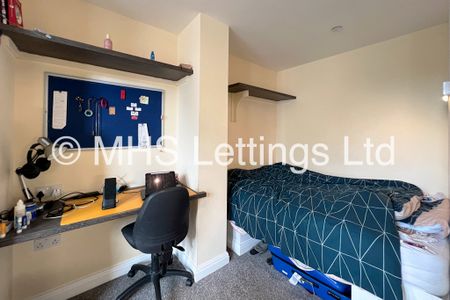 1 Bedroom Bedsit for rent in Midland Road - Photo 3