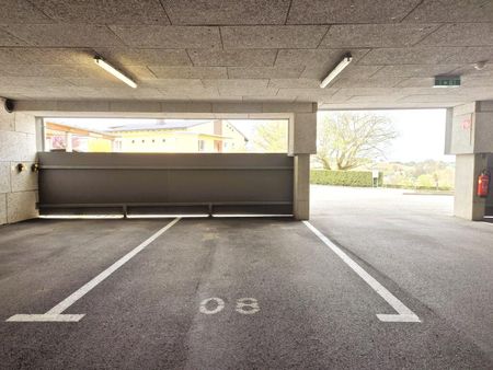 Stadt Haag Zentrum! Sonnige 3-Zimmer-Wohnung mit Balkon und herrlicher Fernsicht, 73 m² WNFL, Küche möbliert, Tiefgaragenplatz! - Foto 2