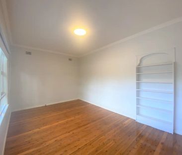 “Well Loved Family Home !!!!” - Photo 3