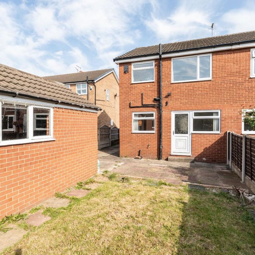 Beech Crescent, Castleford - Photo 1