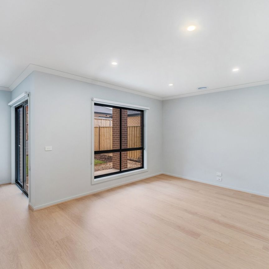 Wyndham Vale - Photo 1