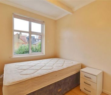 4 bedroom semi-detached house to rent - Photo 3