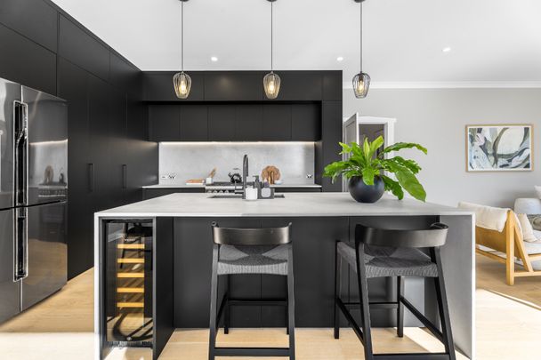 Mt Eden - 4 Bedroom - Photo 1