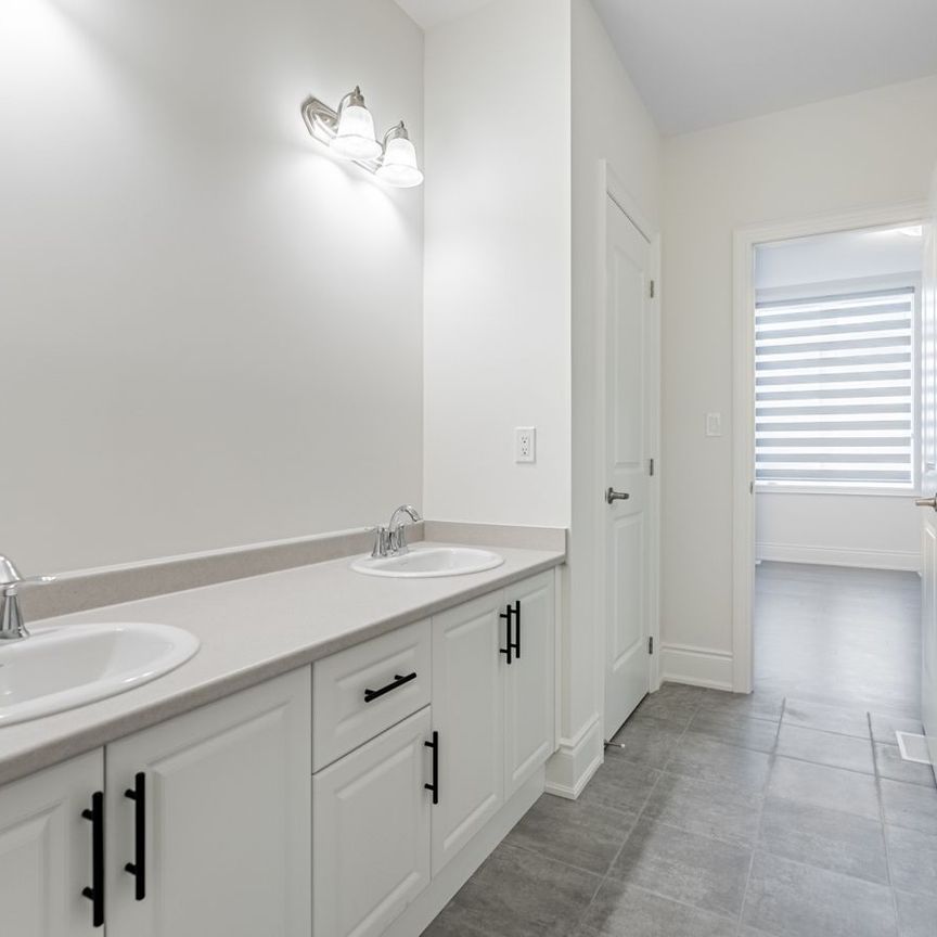 For Lease - 21 James Walker Avenue, Caledon, Ontario - Photo 1