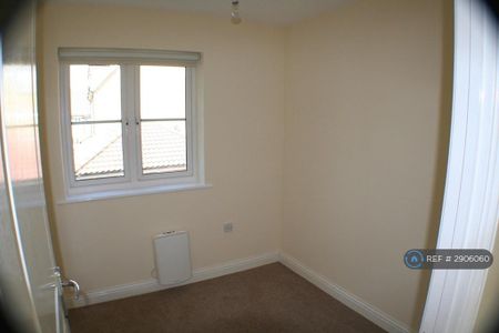 3 bedroom terraced house to rent - Photo 2