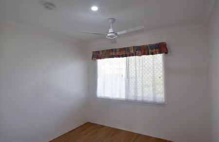 ::TWO BEDROOM UNIT WITHIN WALKING DISTANCE TO THE MARINA! - Photo 3