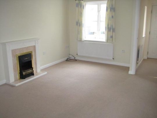 3 bedroom semi-detached house to rent - Photo 1
