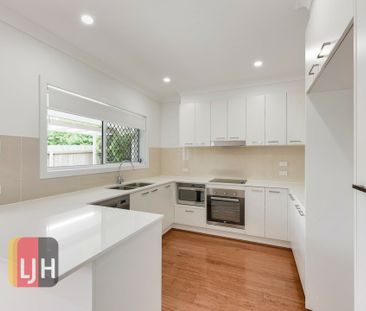 SPACIOUS & MODERN TOWNHOUSE WITH DUCTED AIR + MORE!! - Photo 6