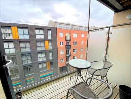AVAILABLE FEB 4TH | FURNISHED TO A HIGH STANDARD | PRIVATE BALCONY | OPPORTUNITY NOT TO BE MISSED | LOCAL AMENTIES ON YOUR DOORSTEP | GREAT CONNECTIVITY - Photo 2