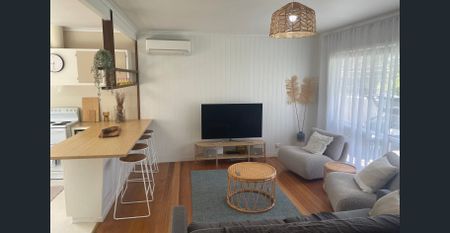 PRACTICAL LIVING. - Photo 3