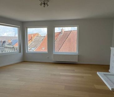 Appartement te huur in Ronse voor € 775 met 1 slaapkamer - Photo 1