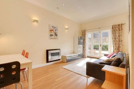 St. Pauls View Apts, Amwell Street, London, EC1R - Photo 2