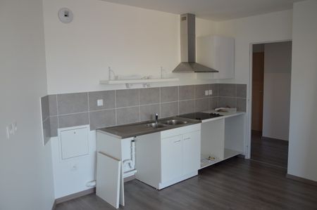 à louer - t3 avec balcon - pinel - st jean eudes st gilles , - Photo 4