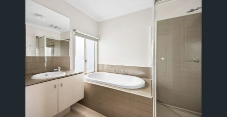 Modern Ease and Everyday Comfort in a Private Setting - Photo 5