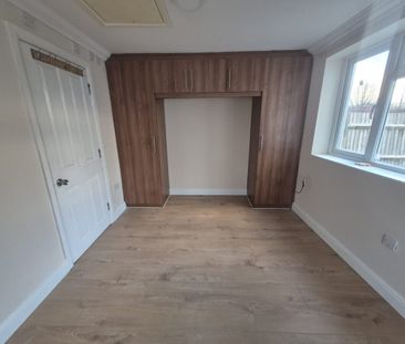 Harmondsworth, UB7, West Drayton - Photo 1