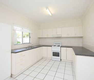 Edmonton Home on a Budget - Big Kitchen - Solar - Side Access - Photo 5