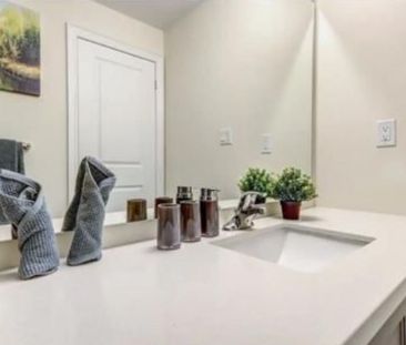 For Lease - 12 Thomas Hope Lane, Markham, Ontario - Photo 2