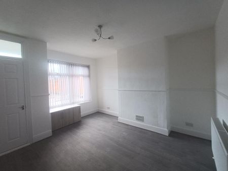 2 bedroom terraced house to rent - Photo 4