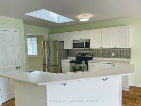 For Lease - 24 Sun King Crescent Unit# Main Floor, Barrie, Ontario - Photo 5