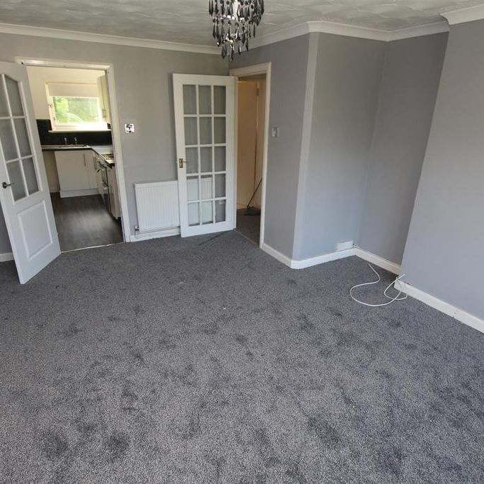 3 bedroom flat to rent - Photo 1