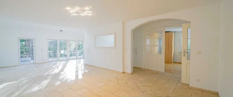 Freistehendes Einfamilienhaus mit Garten und Sonnenbalkon - Foto 1