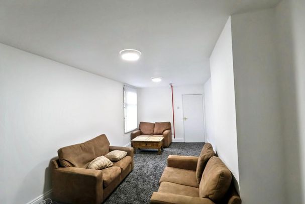 1 bedroom in a house share to rent - Photo 1