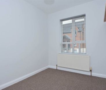 24 Maldon Court, Belfast, BT12 6GY - Photo 4