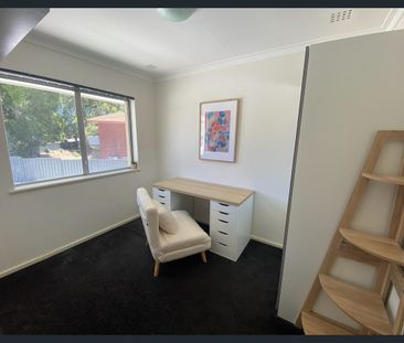 Modern, Fully Furnished and Equipped 2-Bed Apartment in Fremantle –... - Photo 4